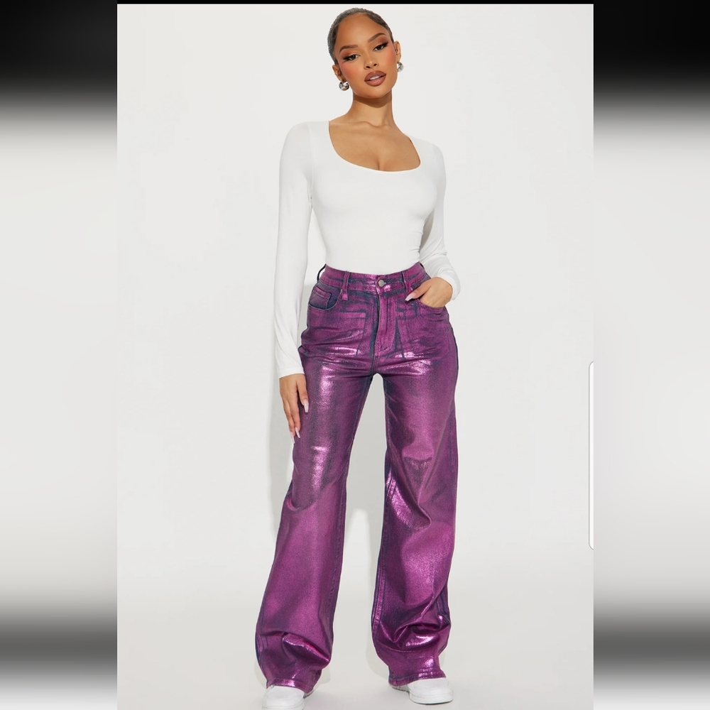 Shes a foil baggy jeans size (1) on tag